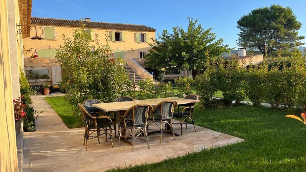 Domaine Des Francobelges - Appartements Lauris Extérieur photo