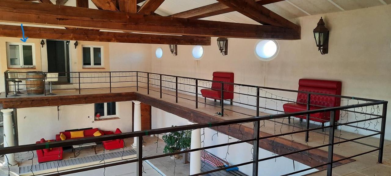 Domaine Des Francobelges - Appartements Lauris Extérieur photo