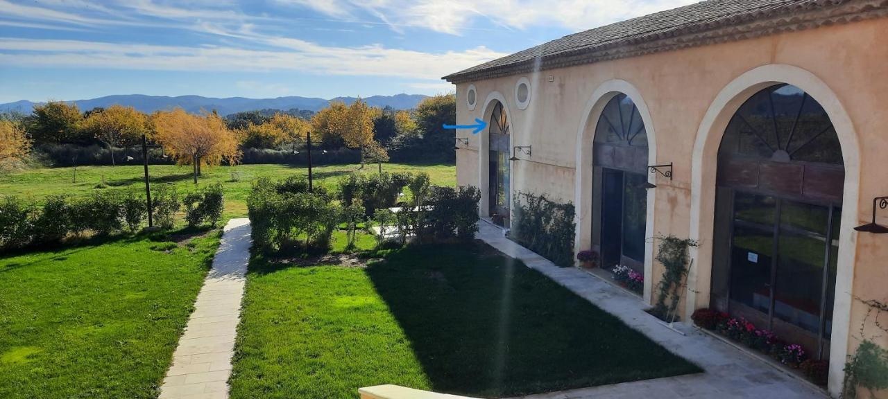 Domaine Des Francobelges - Appartements Lauris Extérieur photo